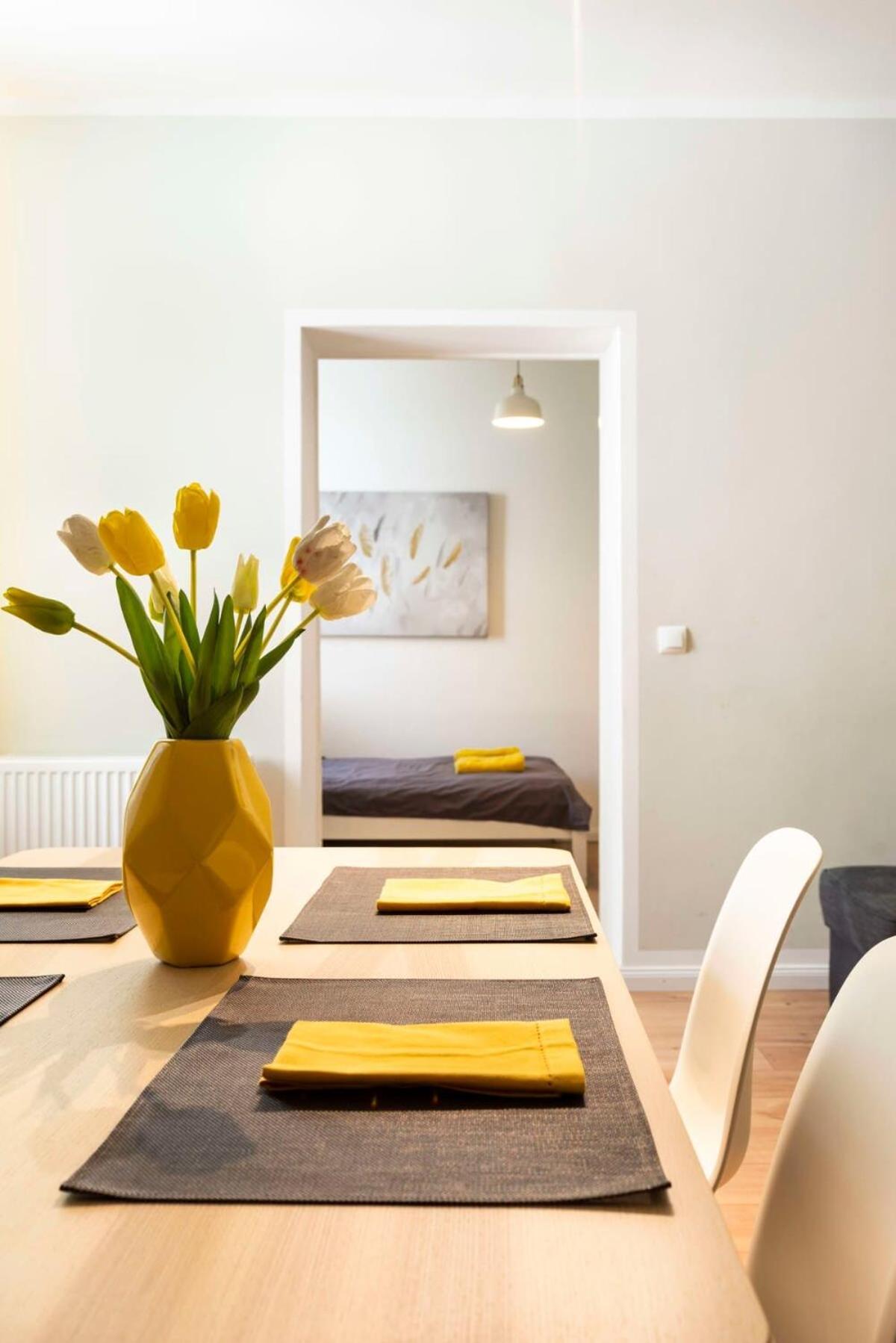Cosy Two Br Plus Self Checkin Plus Street Parking Berlin Ngoại thất bức ảnh